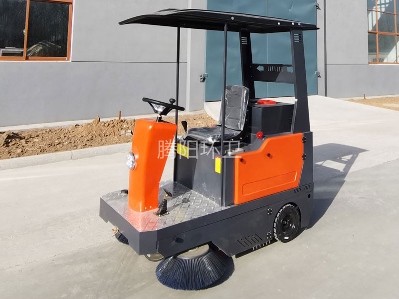 駕駛式掃地車(chē)道路清掃車(chē)廠家