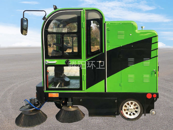 電動(dòng)駕駛式掃地吸塵掃地灑水一體道路清掃車