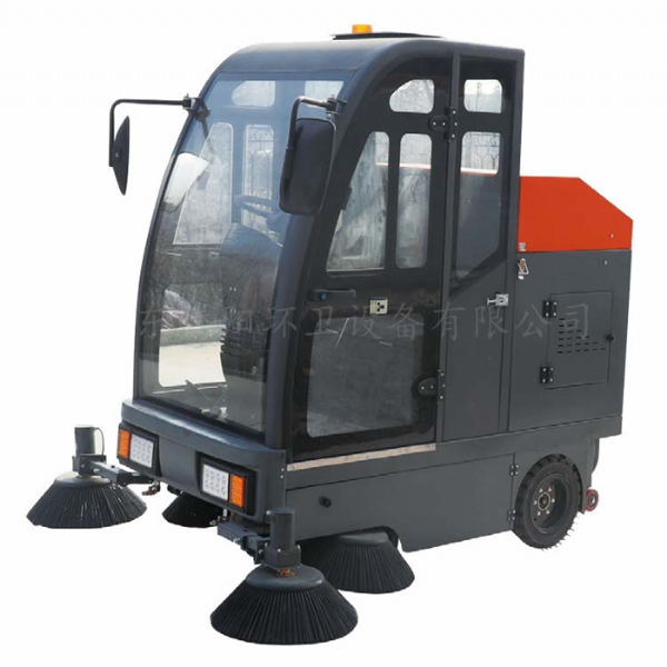 TY-2000型掃地車：全封閉設(shè)計(jì)如何重塑戶外清潔標(biāo)準(zhǔn)？