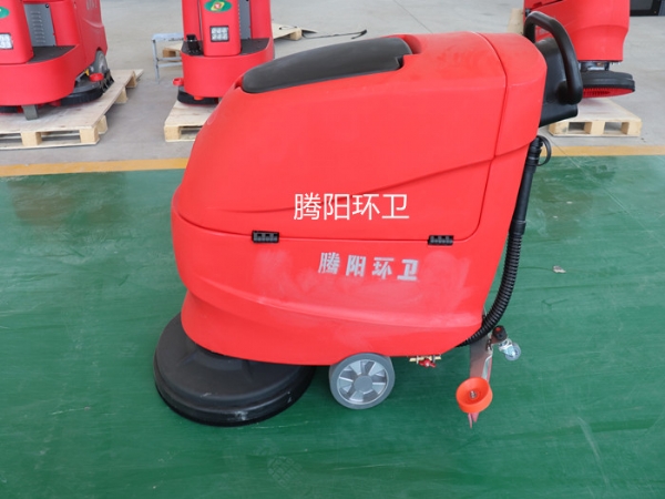 煥新商務(wù)空間：嘉云駕駛式洗地車